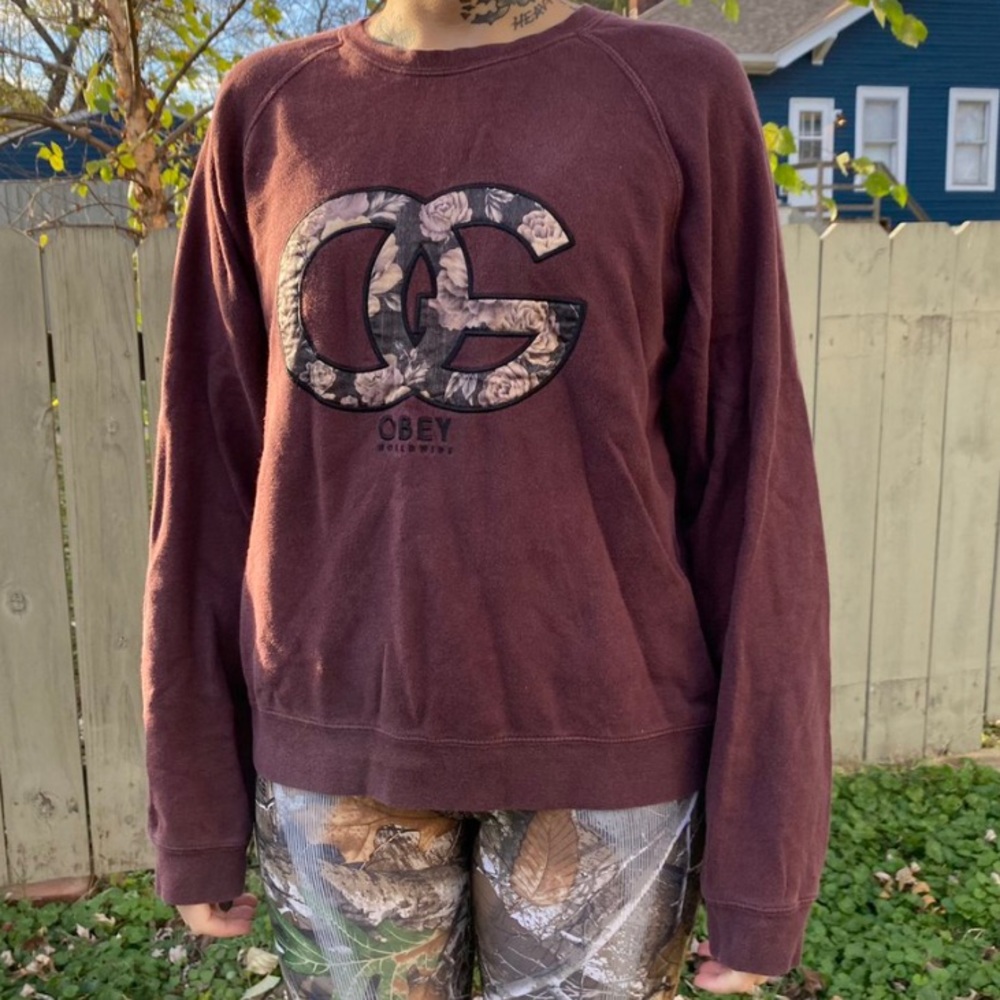 obey crewneck with floral detail